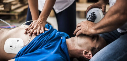 Απινιδωτές (AED) με feedback ΚΑΡΠΑ σε πραγματικό χρόνο: Η τεχνολογία που καθοδηγεί και σώζει ζωές